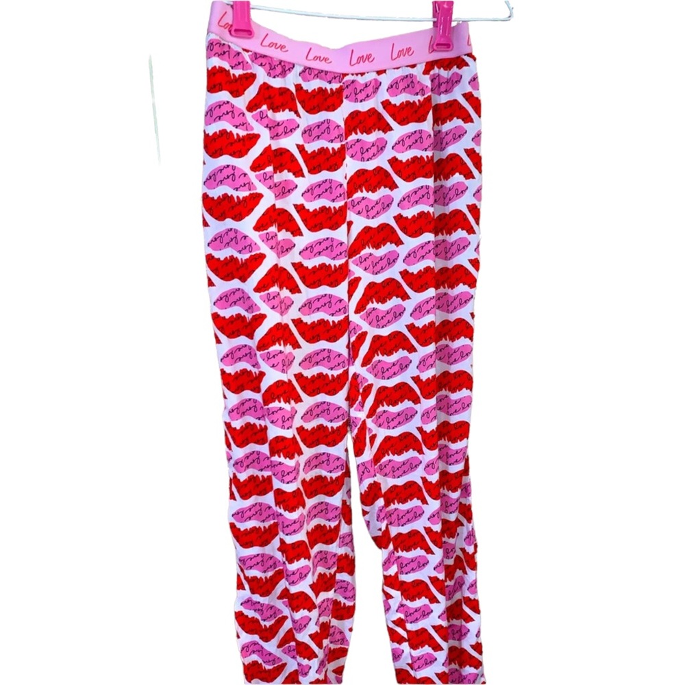 New Victoria’s Secret Lipstick kiss pajama bottoms Small